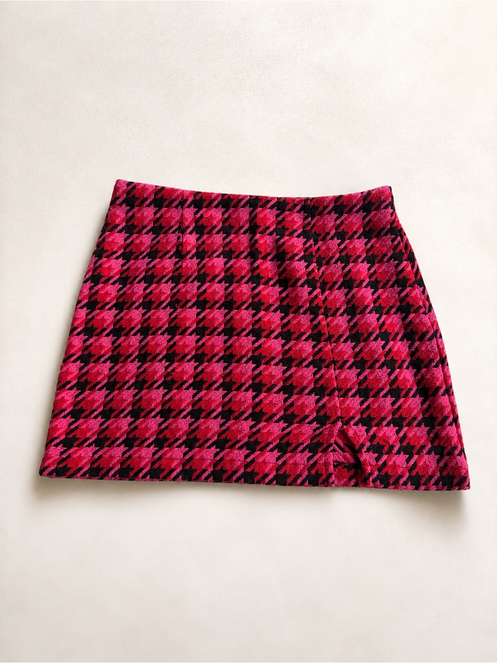 Francesca's  Pink and Black Houndstooth Mini Skirt